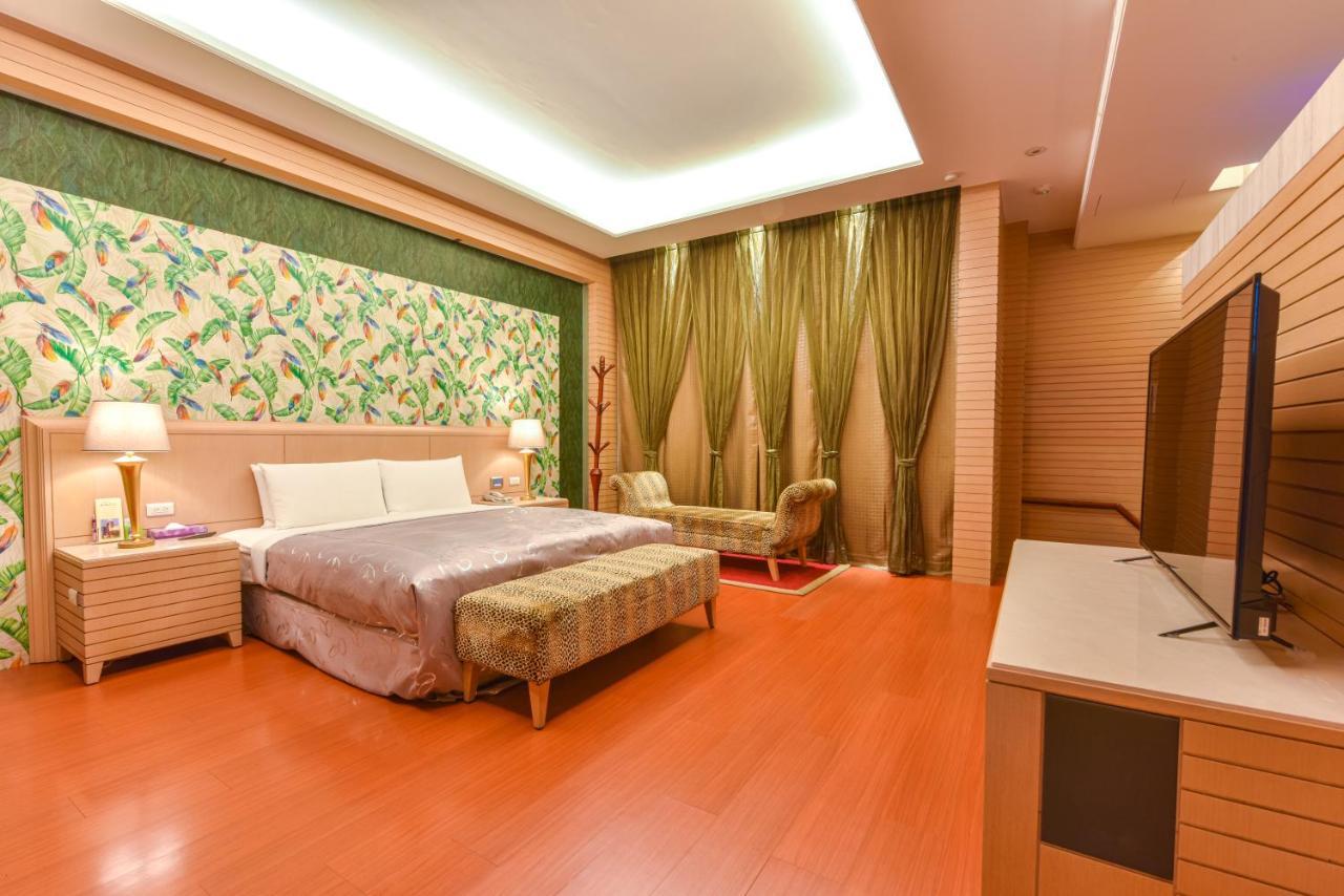 Purple Garden Motel Kaohsiung Exterior foto