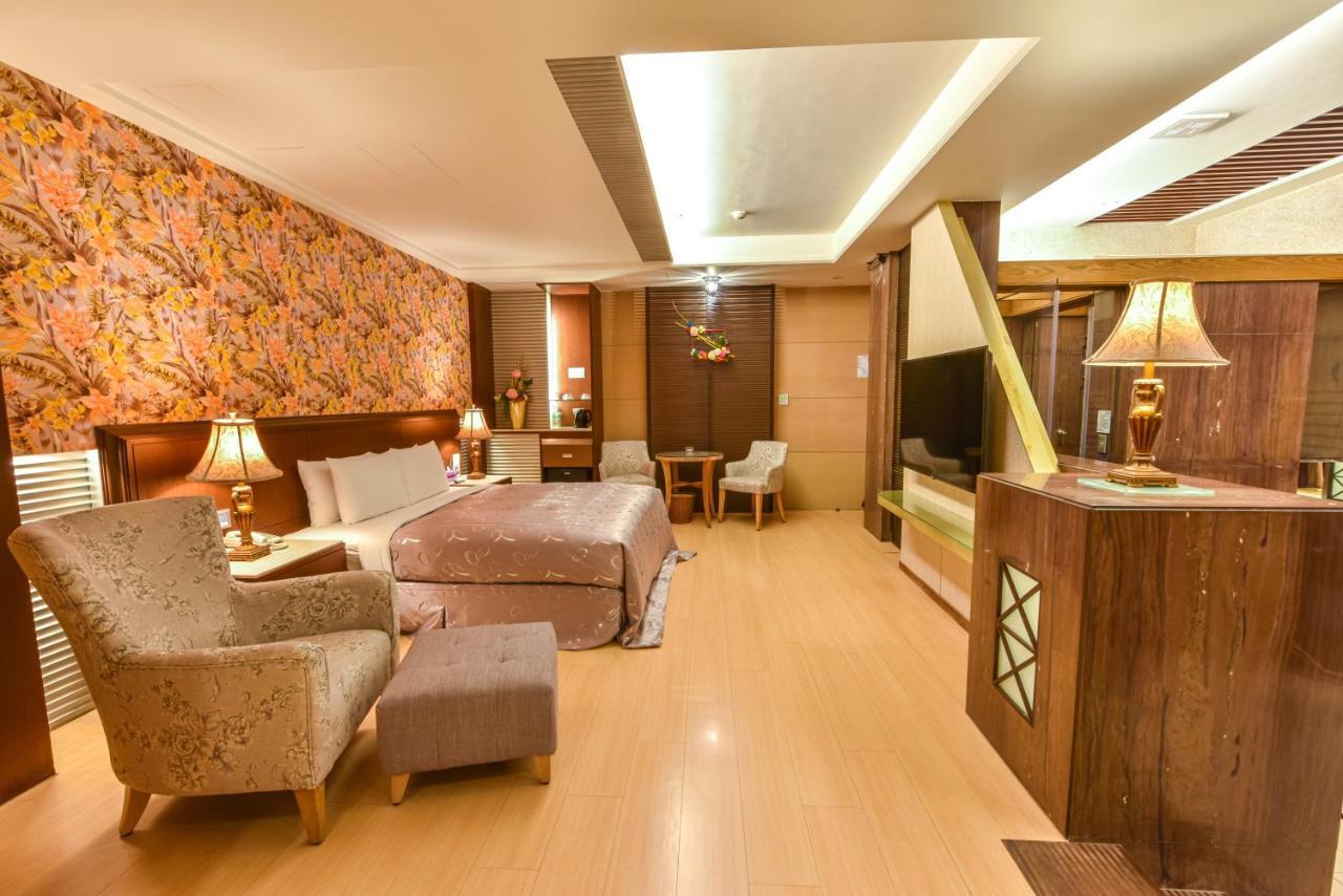 Purple Garden Motel Kaohsiung Exterior foto