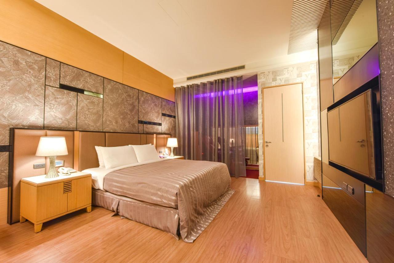 Purple Garden Motel Kaohsiung Exterior foto